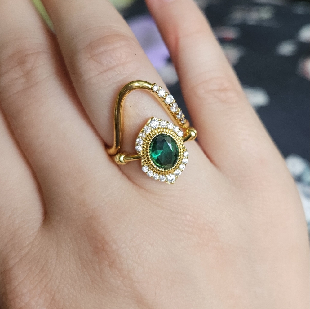 Gold and Green Teardrop Ring with Sparkling Accents
